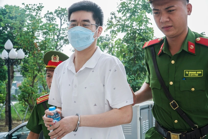 Cựu điều tra viên Hoàng Văn Hưng. Ảnh: Phi Hùng Cựu điều tra viên Hoàng Văn Hưng. Ảnh: Phi Hùng