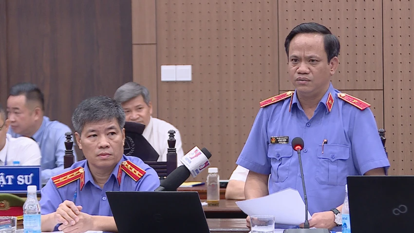 Viện Kiểm sát đối đáp tại phiên tòa. Ảnh: CTV Viện Kiểm sát đối đáp tại phiên tòa. Ảnh: CTV