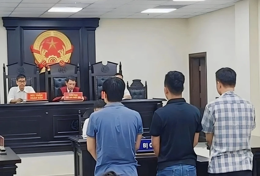 Công an bắn dê.JPG
