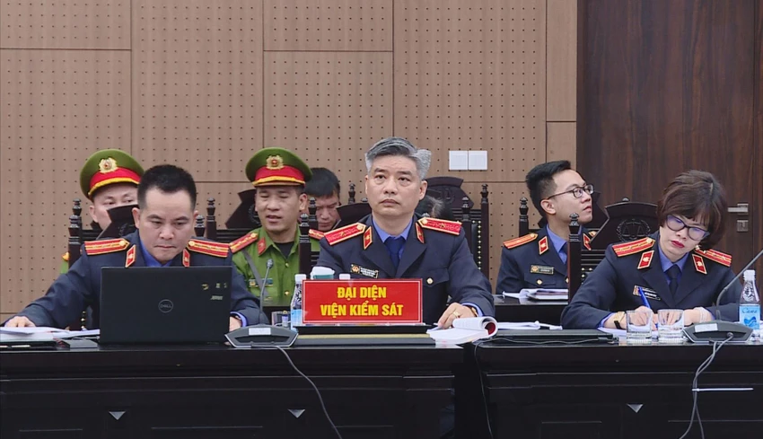 Tân Hoàng Minh VKS.jpg