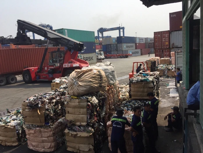 container phế liệu.JPG