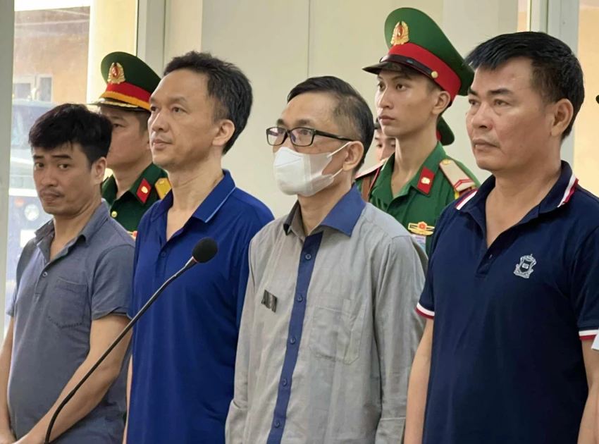 Phan Quốc Việt (2).jpg