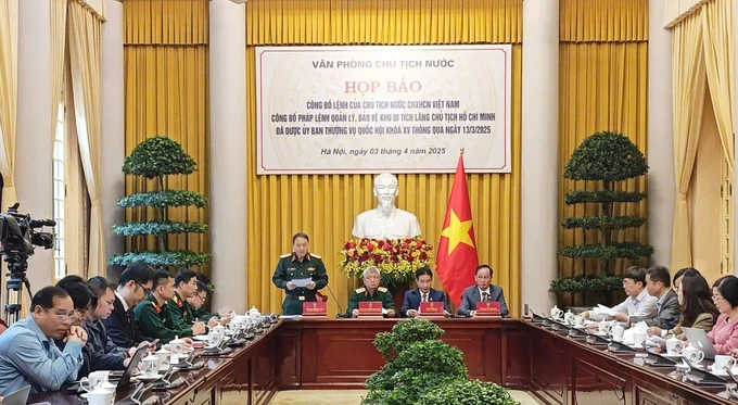 lăng chủ tịch Hồ Chí Minh.jpg