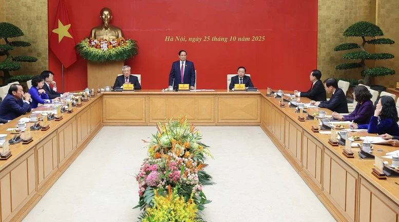 Thủ tướng họp chính phủ.jpg