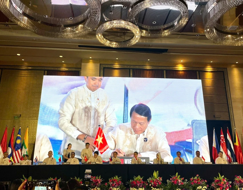 Bộ trưởng Lương Tam Quang.jpg