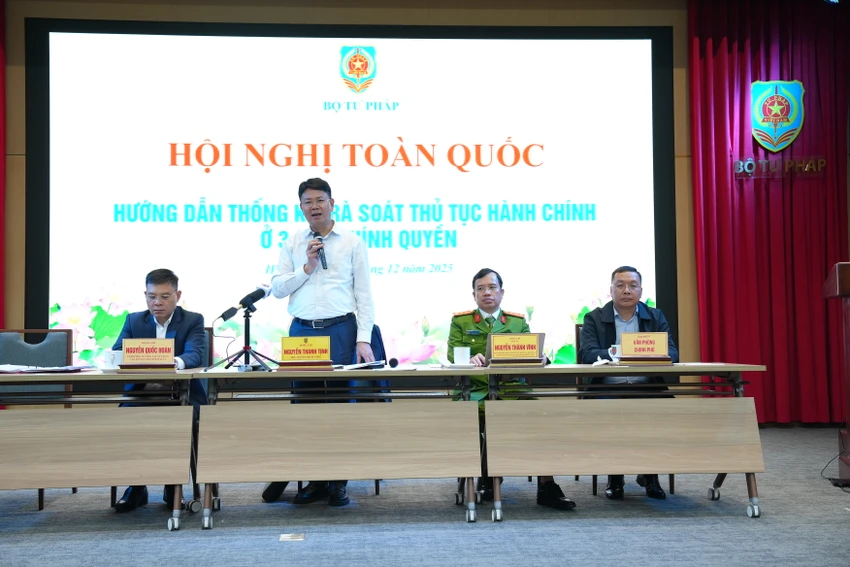 Thứ trưởng Nguyễn Thanh Tịnh thủ tục hành chính.JPG