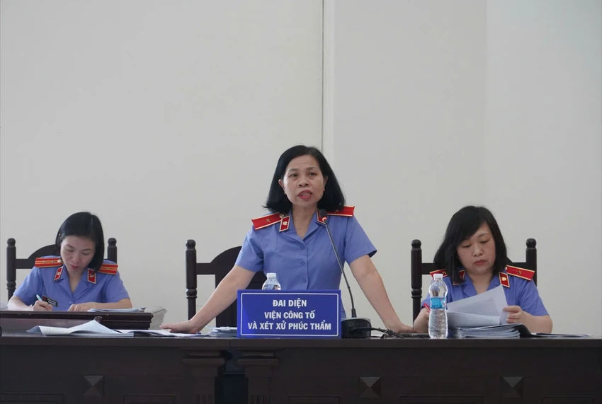 cựu bộ trưởng Nguyễn Thanh Phong Trần Việt Nga VKS.jpg