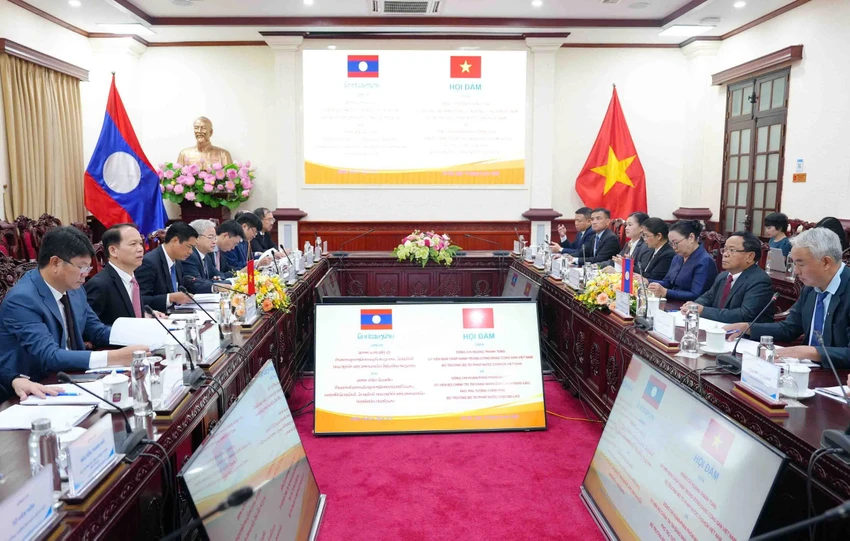 Bộ Tư pháp Lào Việt 4.jpg