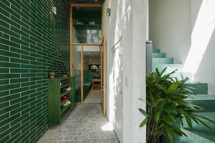 Căn nhà 34 m² ‘nhỏ mà có võ’ trong con hẻm ở Sài Gòn ảnh 4 ngoi-nha-trong-hem-nho-sai-gon-5