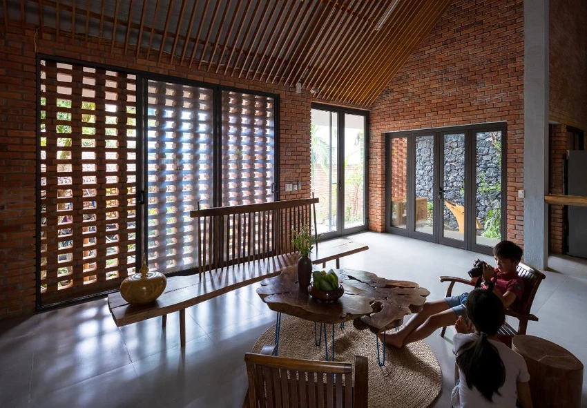 Ngạc nhiên với ngôi nhà mộc mạc dưới tán cây của đôi vợ chồng trẻ ở Sơn La ảnh 9 ngoi-nha-moc-mac-duoi-tan-la-cay-7