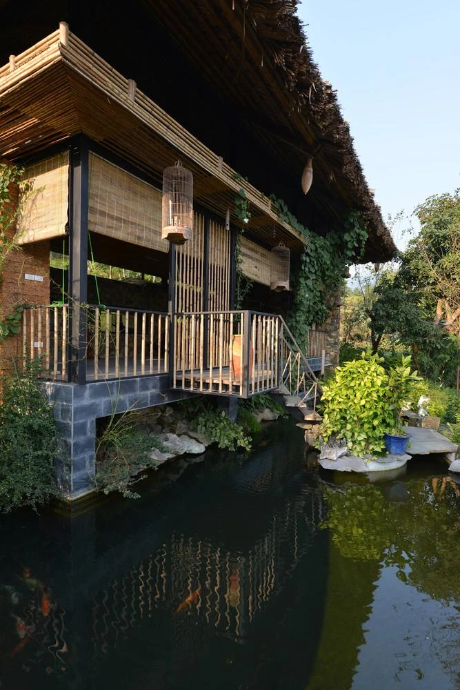 Ngôi nhà có hệ khung kết cấu bằng thép tổ hợp, thời gian thi công nhanh, kết cấu gọn nhẹ. Ngôi nhà có hệ khung kết cấu bằng thép tổ hợp, thời gian thi công nhanh, kết cấu gọn nhẹ.