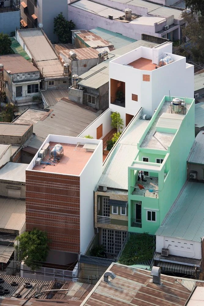 Dự án Apartment in Binh Thanh là tổ hợp căn hộ mini được thiết kế bởi nhóm kiến trúc sư Sanuki Daisuke. Dự án Apartment in Binh Thanh là tổ hợp căn hộ mini được thiết kế bởi nhóm kiến trúc sư Sanuki Daisuke.