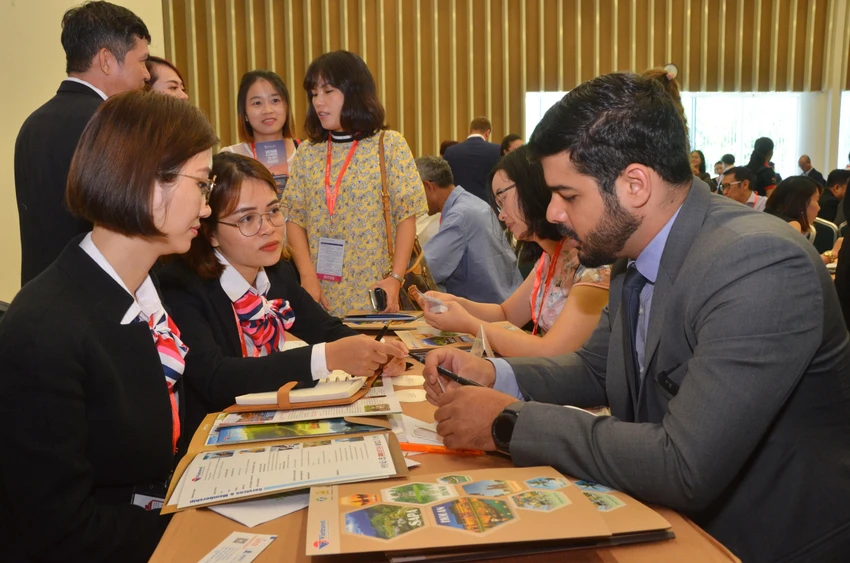 Hoạt động giao thương với người mua quốc tế tại hội chợ ITE những năm trước. Hoạt động giao thương với người mua quốc tế tại hội chợ ITE những năm trước.