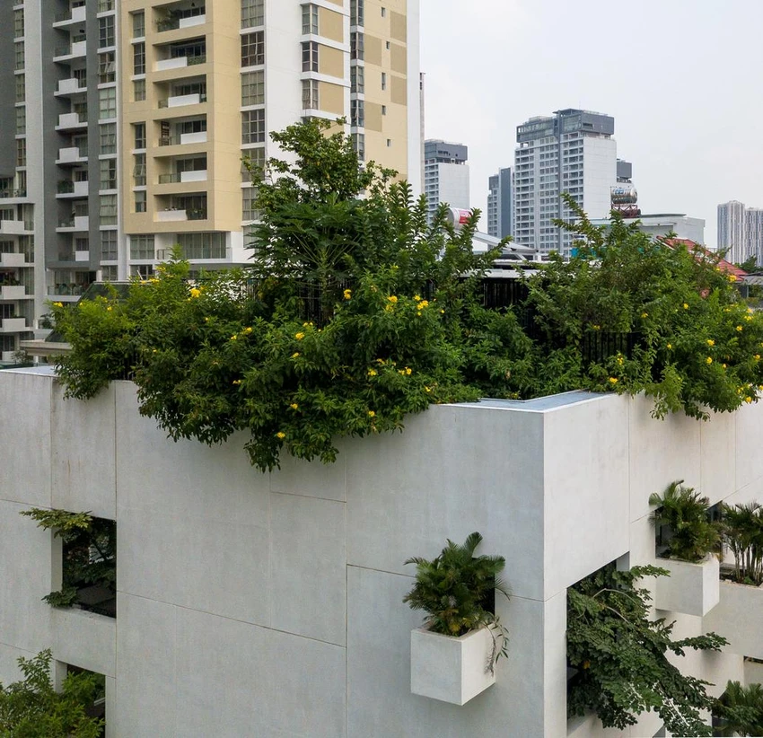 Cây xanh là yếu tố quyết định đến sự thoáng mát của công trình này. Cây xanh là yếu tố quyết định đến sự thoáng mát của công trình này.