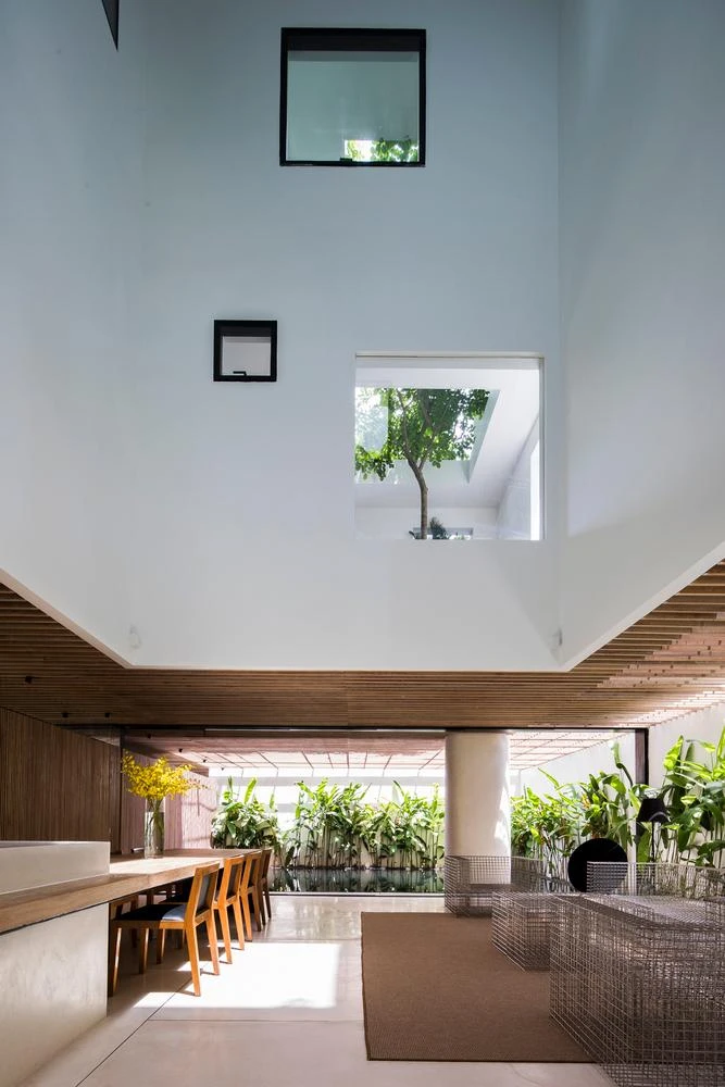 Nửa còn lại sẽ dành cho sinh hoạt gia đình với các tiện ích vừa đủ ở mức tối thiểu. Nửa còn lại sẽ dành cho sinh hoạt gia đình với các tiện ích vừa đủ ở mức tối thiểu.