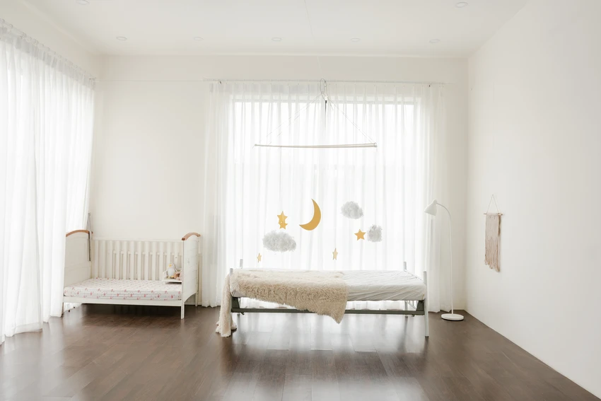 Xuyên suốt công trình, đội ngũ kiến trúc sư sử dụng tông màu trắng chủ đạo. Xuyên suốt công trình, đội ngũ kiến trúc sư sử dụng tông màu trắng chủ đạo.