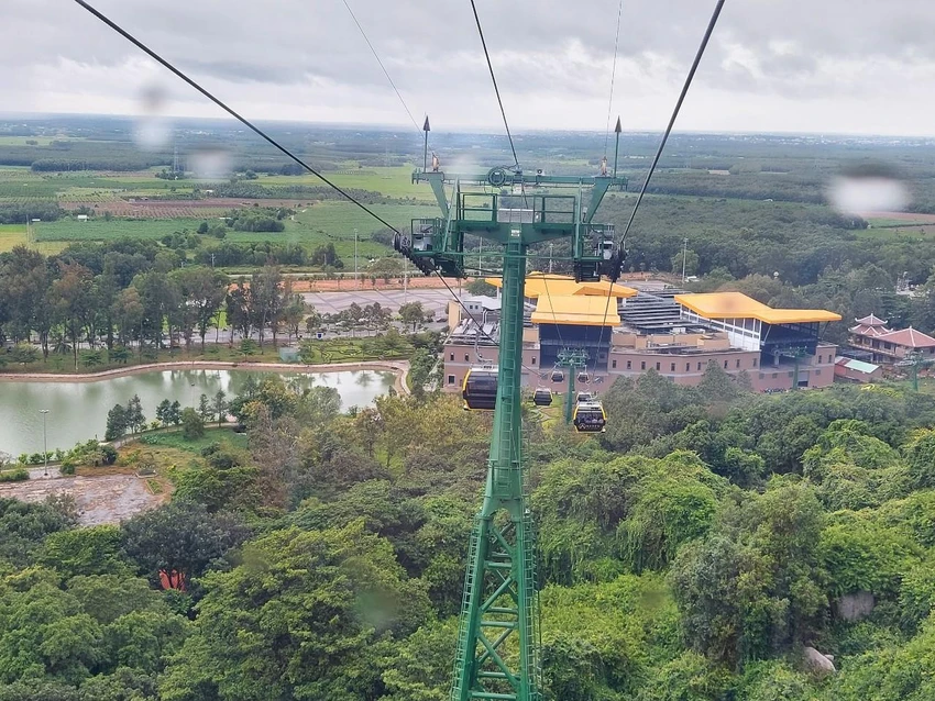 Du lịch văn hóa tâm linh là thương hiệu du lịch của tỉnh Tây Ninh. Du lịch văn hóa tâm linh là thương hiệu du lịch của tỉnh Tây Ninh.