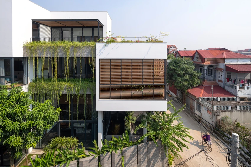 TB House được xây dựng tại tỉnh Vĩnh Phúc, là món quà của đôi vợ chồng trẻ dành tặng cho con cái của họ. TB House được xây dựng tại tỉnh Vĩnh Phúc, là món quà của đôi vợ chồng trẻ dành tặng cho con cái của họ.