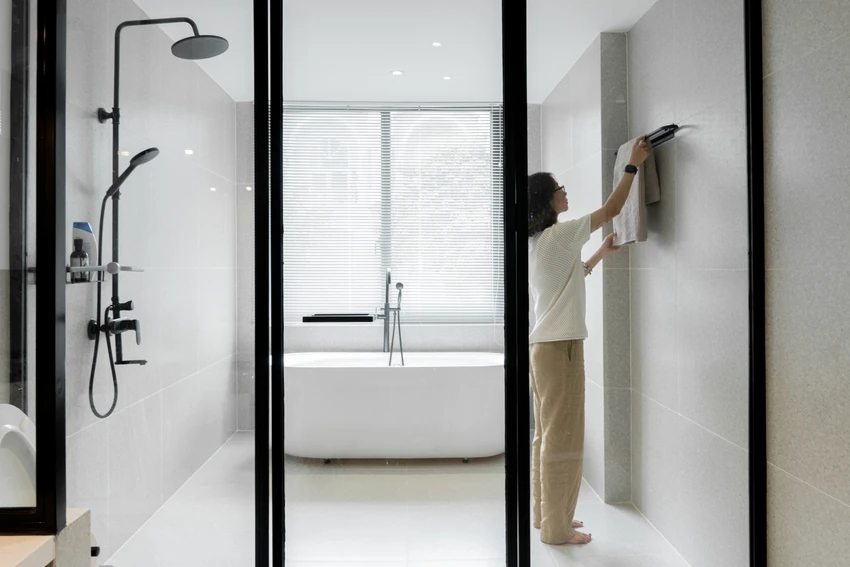 Nhà vệ sinh phải thoáng mát, đủ ánh sáng. Nhà vệ sinh phải thoáng mát, đủ ánh sáng.