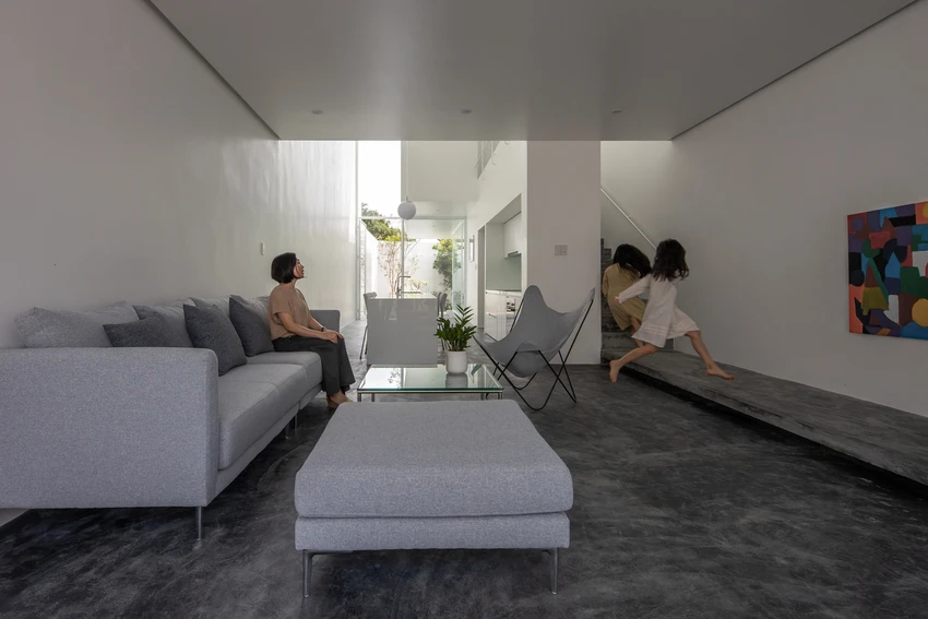 Ngôi nhà này được thiết kế dành cho bốn thế hệ, với diện tích 5 m x 25 m. Ngôi nhà này được thiết kế dành cho bốn thế hệ, với diện tích 5 m x 25 m.