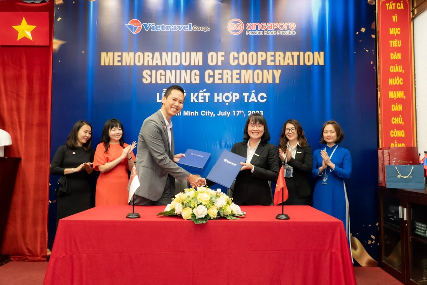 Công ty Vietravel cũng thực hiện ký kết với STB. Công ty Vietravel cũng thực hiện ký kết với STB.