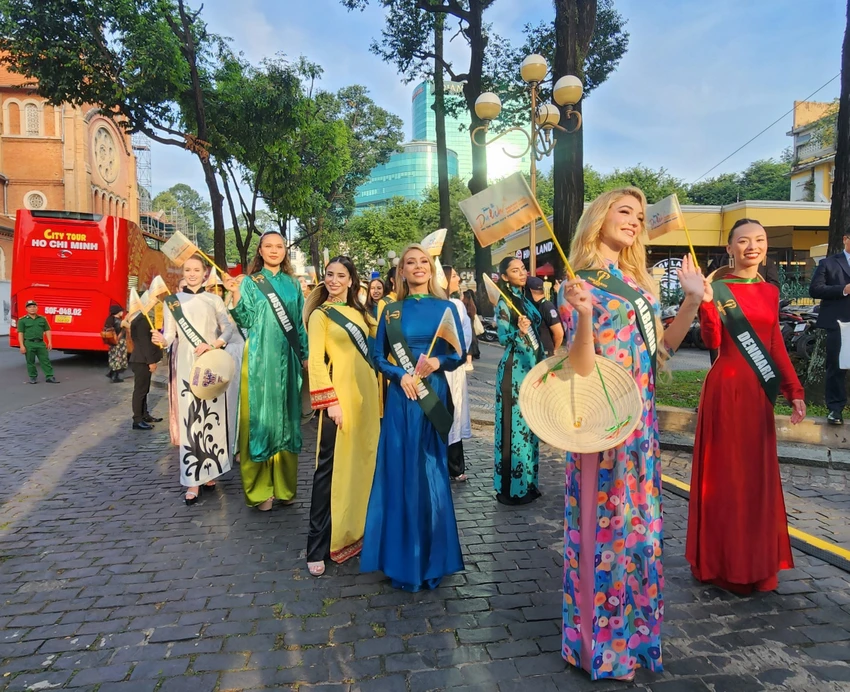 90 Hoa hậu của cuộc thi Hoa hậu Trái Đất 2023 - Miss Earth 2023 tham dự Tuần lễ Du lịch TP.HCM.