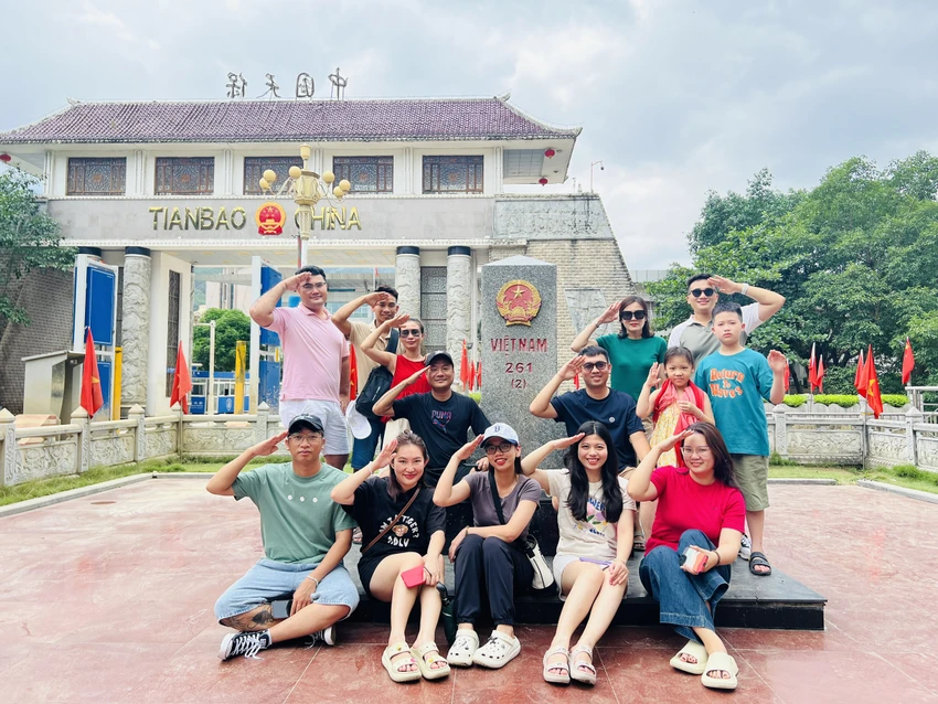 chuyen-bay-dem-2.jpg