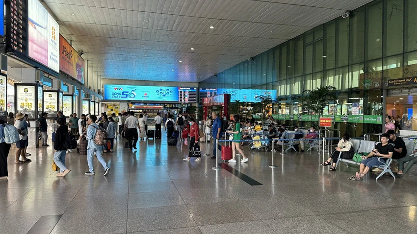 san-bay-Tan-Son-Nhat-2.jpg