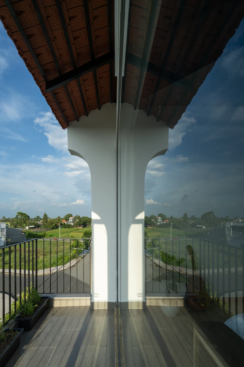 ngoi-nha-hai-mat-tien-20.jpg