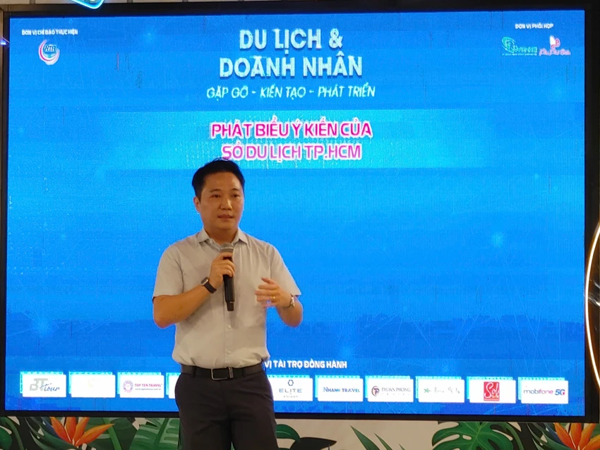 quang-ba-du-lich-1.jpg