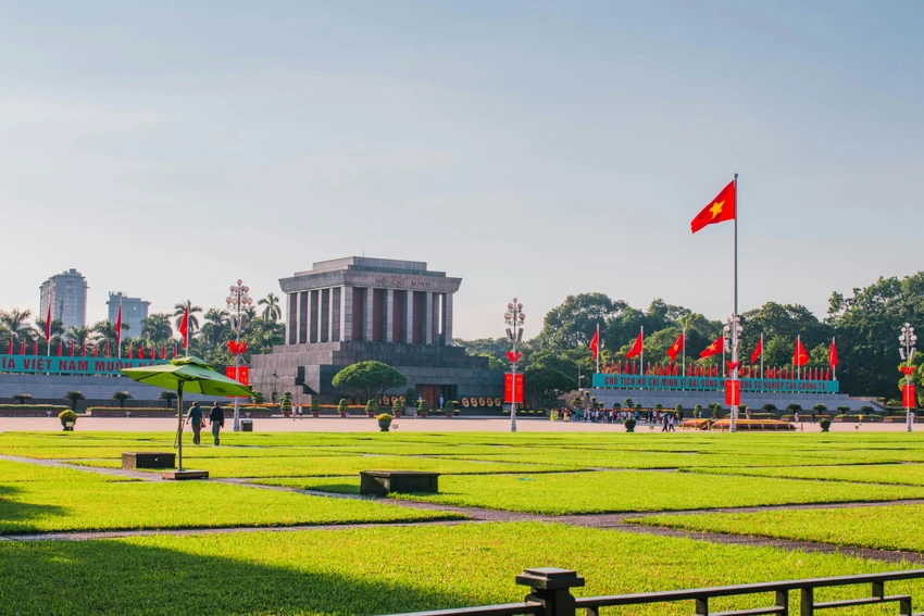 Hà Nội trở thành tâm điểm thu hút du khách trong và ngoài nước với lượng tìm kiếm phòng tăng kỉ lục. Ảnh: DH.
