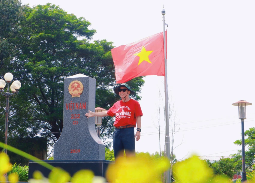 Các chuyên gia, doanh nghiệp cho rằng cần phát triển cột mốc chủ quyền thành điểm đến du lịch. Ảnh: TT.