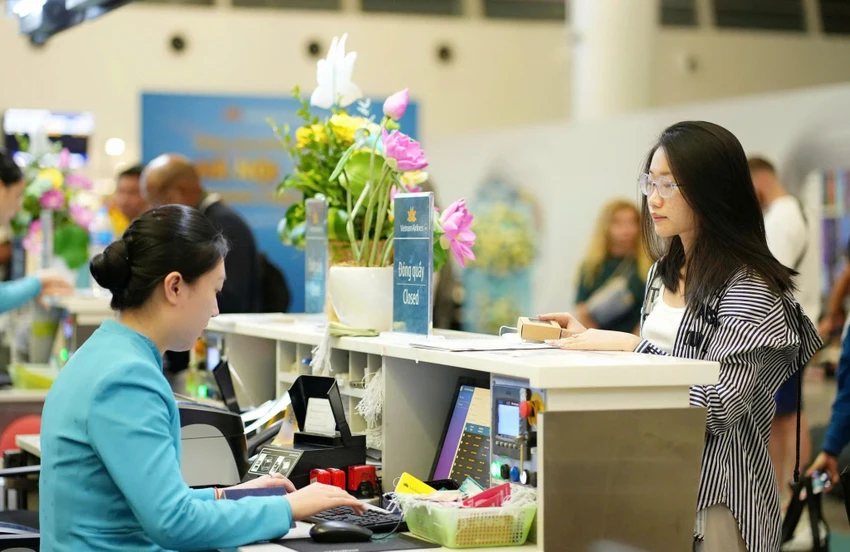 Thông tư 14/2026 của Bộ Công an có những thay đổi về giấy tờ nhân thân khi làm thủ tục đi máy bay. Ảnh: THU TRINH. hang-bay-2.jpg