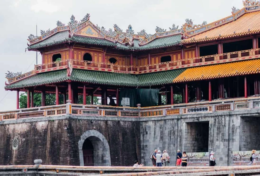Huế Vietnam_ảnh 1.jpg