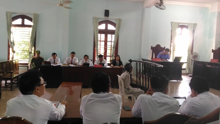 cụ ông 84 tuổi bị con đòi bỏ tù