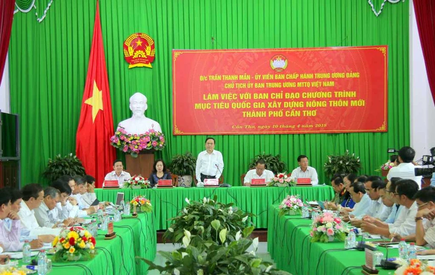 Nông thôn mới: 'Đừng heo 2 chuồng, rau 2 luống' ảnh 1 Nông thôn mới: 'Đừng heo 2 chuồng, rau 2 luống' ảnh 1
