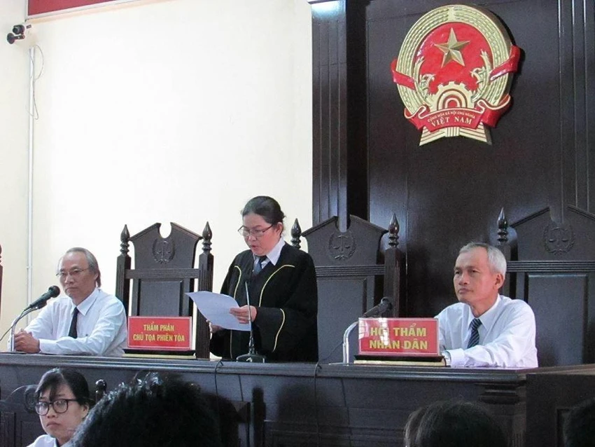 Vụ xử 3 cán bộ ngân hàng: Trả hồ sơ điều tra bổ sung ảnh 2 Vụ xử 3 cán bộ ngân hàng: Trả hồ sơ điều tra bổ sung ảnh 2
