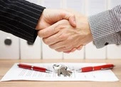 2 thanh niên thay nhau lừa 1 phụ nữ hơn tỉ đồng 