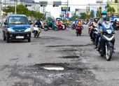 Cần Thơ: Nhiều tuyến đường hư hỏng do nước ngập