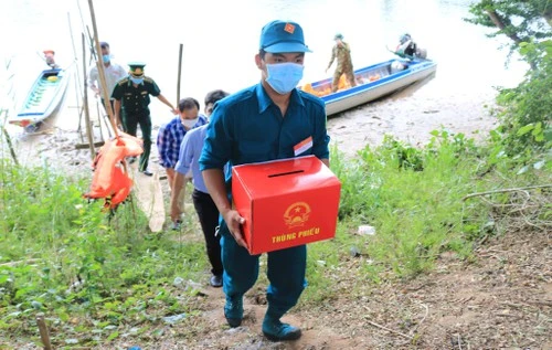 Cần Thơ, Tiền Giang, An Giang: Tỉ lệ cử tri đi bầu xấp xỉ 99% ảnh 3 Cần Thơ, Tiền Giang, An Giang: Tỉ lệ cử tri đi bầu xấp xỉ 99% ảnh 3