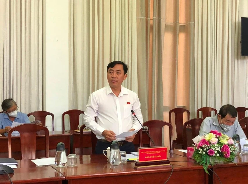 Ông Đào Chí Nghĩa - Phó Trưởng Đoàn ĐBQH TP Cần Thơ phát biểu tại buổi giám sát. Ảnh: NHẪN NAM Ông Đào Chí Nghĩa - Phó Trưởng Đoàn ĐBQH TP Cần Thơ phát biểu tại buổi giám sát. Ảnh: NHẪN NAM