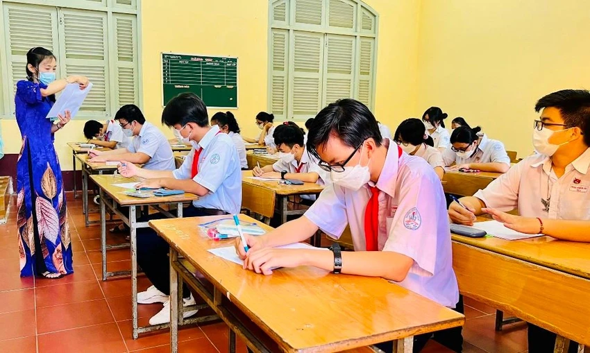 Thí sinh dự thi tuyển vào lớp 10 năm học 2022-2023 tại Hội đồng thi Trường THPT Châu Văn Liêm, quận Ninh Kiều, TP Cần Thơ. Ảnh: CTV Thí sinh dự thi tuyển vào lớp 10 năm học 2022-2023 tại Hội đồng thi Trường THPT Châu Văn Liêm, quận Ninh Kiều, TP Cần Thơ. Ảnh: CTV
