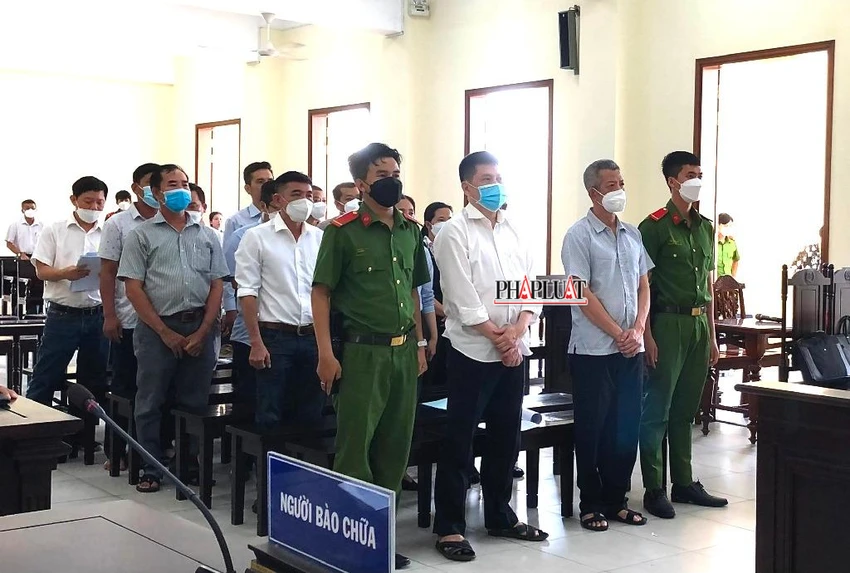 Tòa thông báo sẽ tuyên án đối với các bị cáo vào ngày 1-7 tới. Ảnh: NHẪN NAM Tòa thông báo sẽ tuyên án đối với các bị cáo vào ngày 1-7 tới. Ảnh: NHẪN NAM