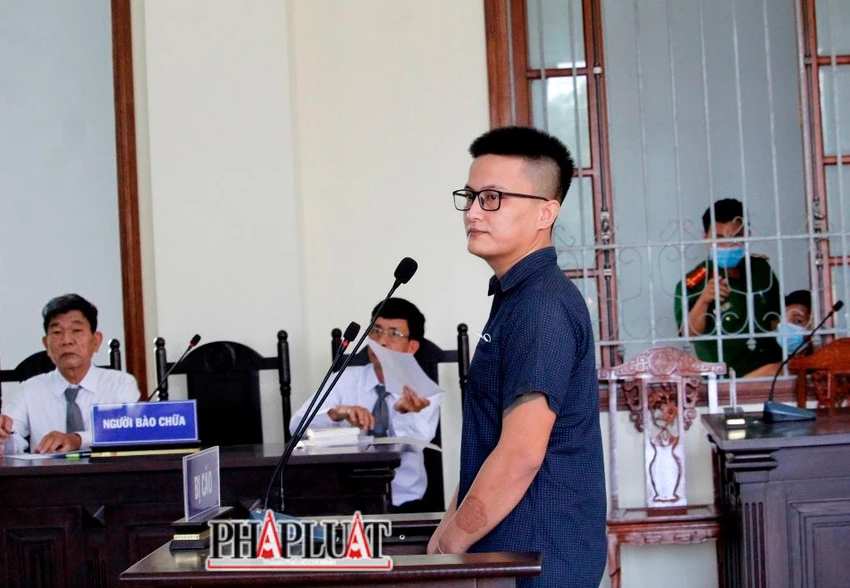 Bị cáo Tài tại tòa ngày 22-8. Ảnh: NHẪN NAM Bị cáo Tài tại tòa ngày 22-8. Ảnh: NHẪN NAM