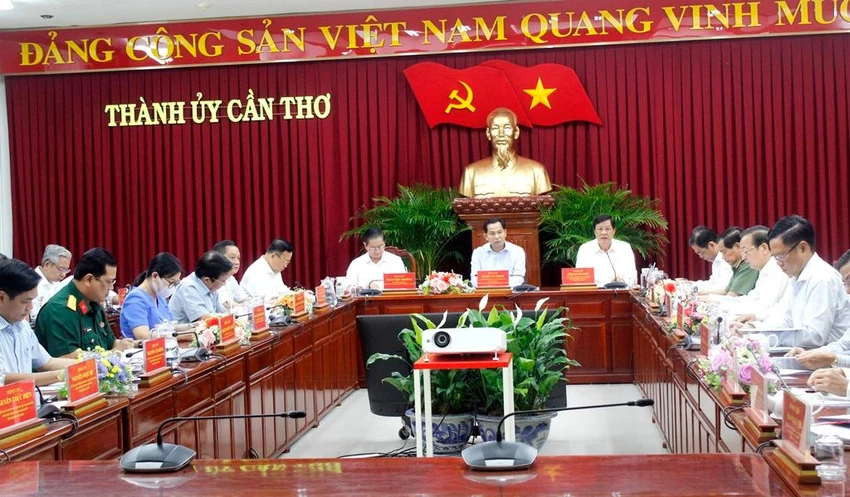 Cần Thơ họp Ban chỉ đạo triển khai thực hiện Nghị quyết 59 của Bộ Chính trị, Nghị quyết 45 của Quốc hội, Nghị quyết 98 của Chính phủ và các dự án trọng điểm. Ảnh: NHẪN NAM Cần Thơ họp Ban chỉ đạo triển khai thực hiện Nghị quyết 59 của Bộ Chính trị, Nghị quyết 45 của Quốc hội, Nghị quyết 98 của Chính phủ và các dự án trọng điểm. Ảnh: NHẪN NAM