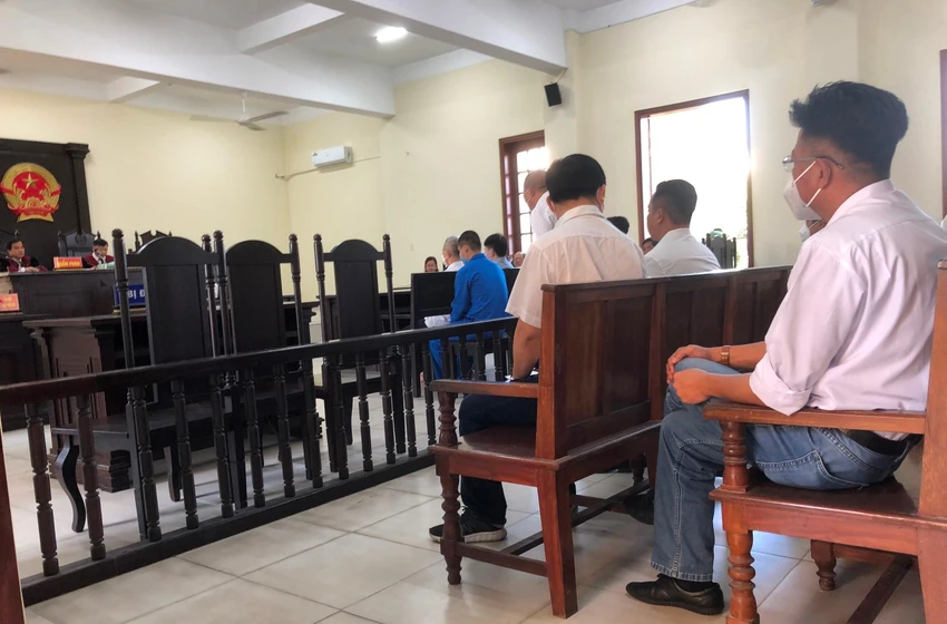 Phiên tòa phúc thẩm ngày 15-12 tại Cần Thơ lại hoãn. Ảnh: NHẪN NAM