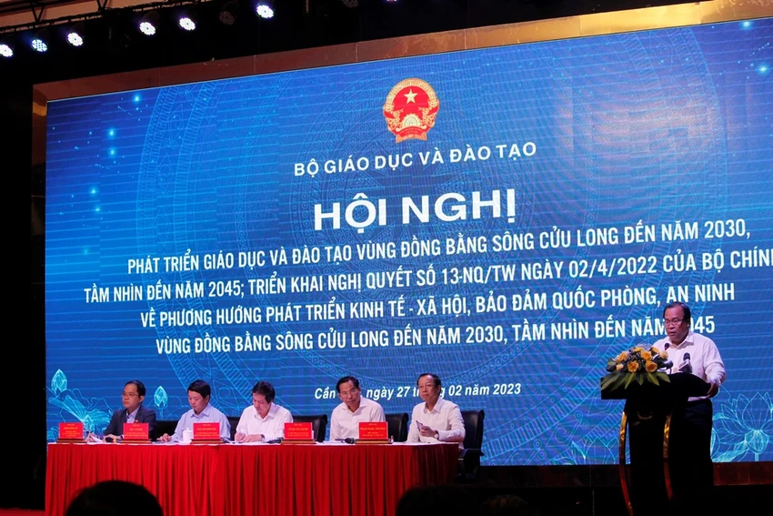 Phó Chủ tịch UBND tỉnh Cà Mau Nguyễn Minh Luân phát biểu tại hội nghị. Ảnh: NHẪN NAM Phó Chủ tịch UBND tỉnh Cà Mau Nguyễn Minh Luân phát biểu tại hội nghị. Ảnh: NHẪN NAM