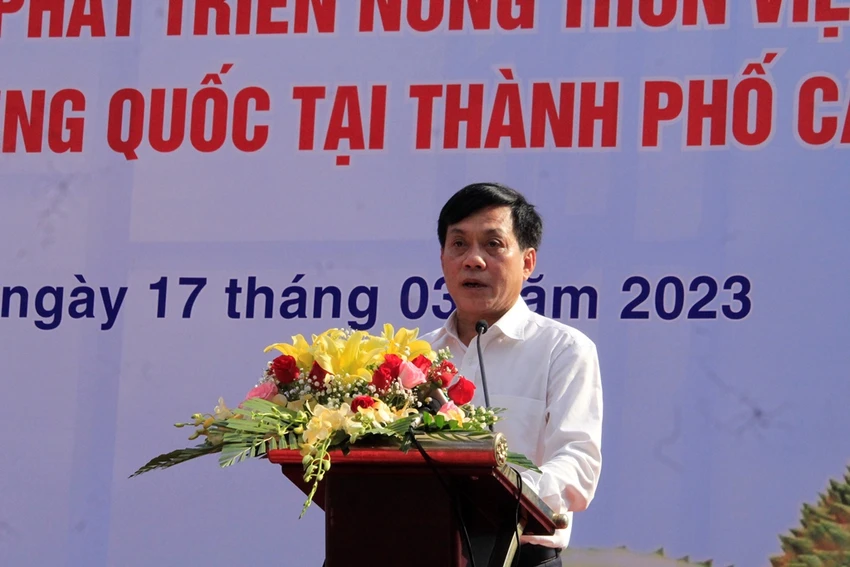 Phó chủ tịch UBND TP Cần Thơ Nguyễn Ngọc Hè phát biểu tại buổi lễ. Ảnh: NHẪN NAM