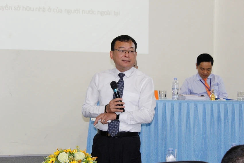 PGS.TS Nguyễn Quang Tuyến phát biểu tại hội thảo. Ảnh: NHẪN NAM PGS.TS Nguyễn Quang Tuyến phát biểu tại hội thảo. Ảnh: NHẪN NAM