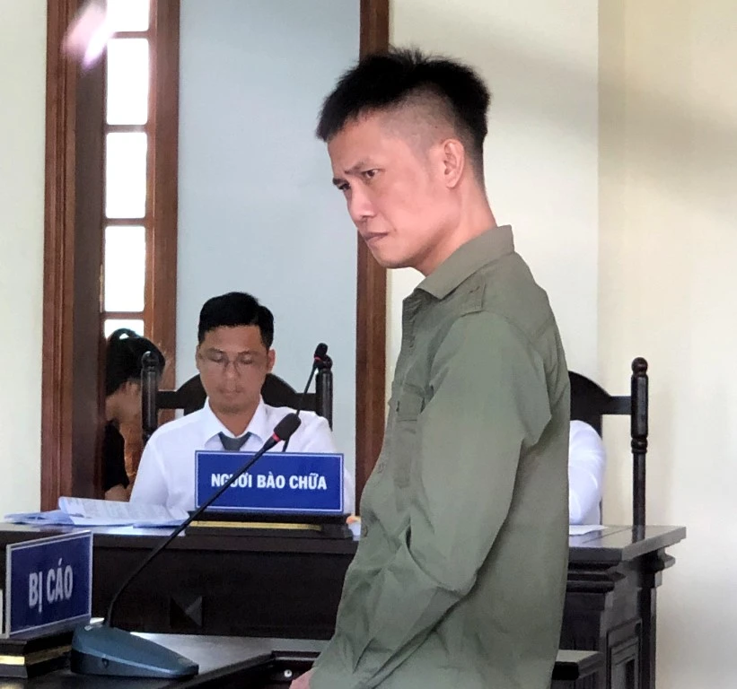 Bị cáo Quỳnh luôn cho rằng mình không phạm tội. Ảnh: NHẪN NAM Bị cáo Quỳnh luôn cho rằng mình không phạm tội. Ảnh: NHẪN NAM